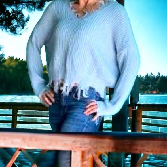 S❤️LD Polly & Esther l Fringed Baby Blue Sweater l V-neck l 2X l EUC - Picture 1 of 10